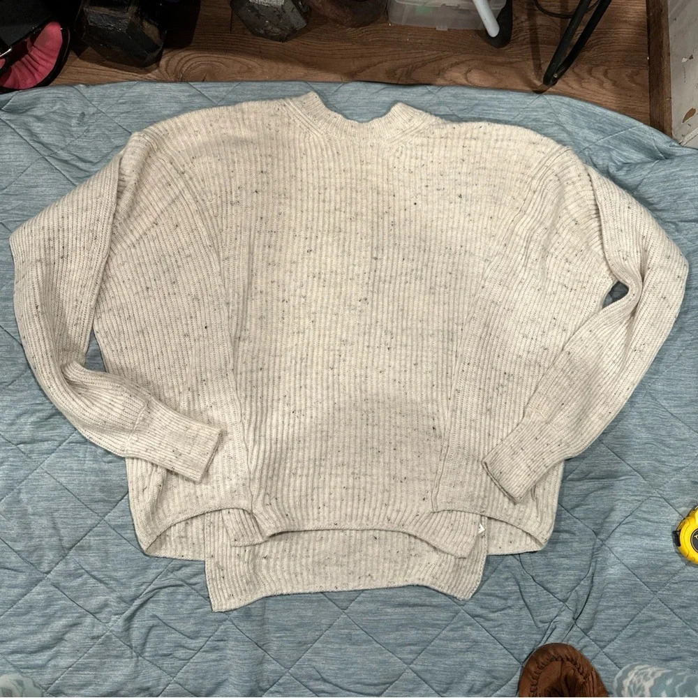VINCE WOMENS SWEATHER
IVORY 62%WOOL XS/TP
OVERSIZED PULLOVER
